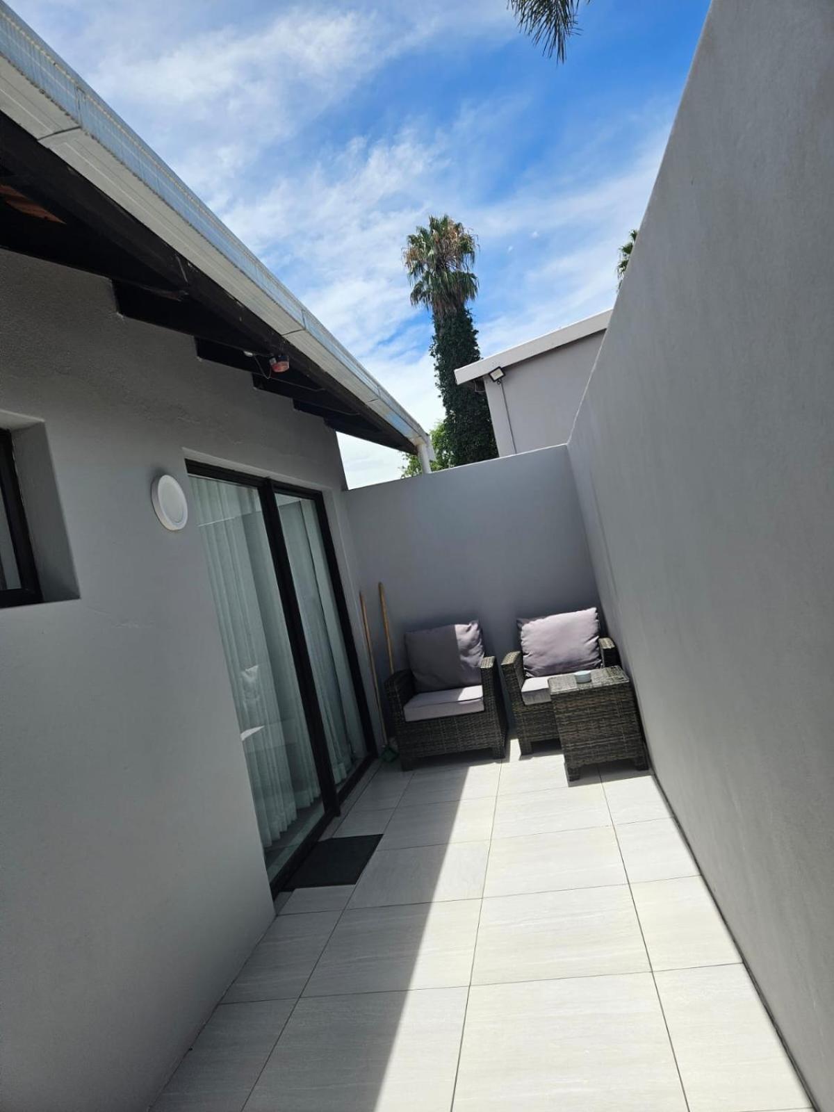 Nicky'S Guest House 루드푸르트 외부 사진